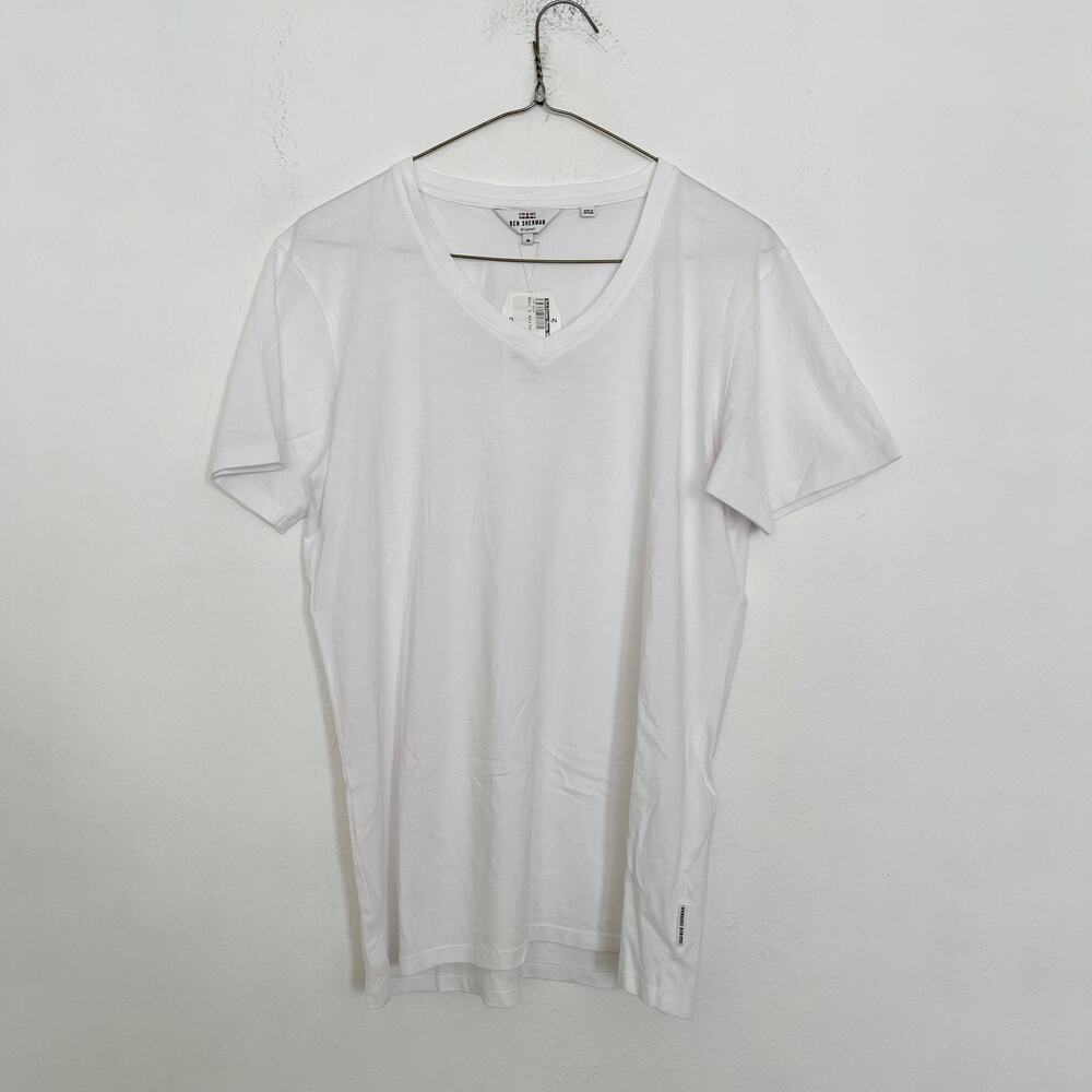 New Ben Sherman T Shirt Mens Size Medium White V Neck Short Sleeve Tee